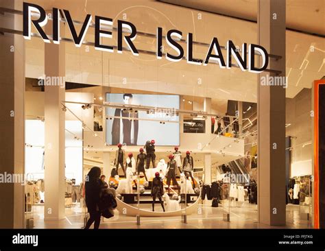 river island birmingham opening hours.